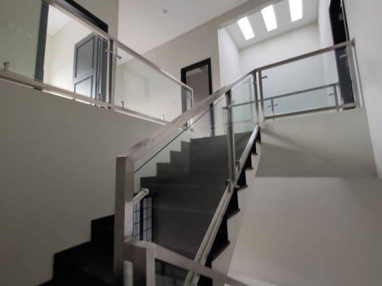 Rumah Mewah di kawasan Elit Araya Malang