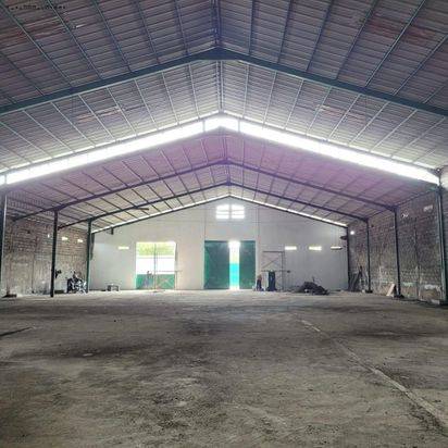 Gudang/ tempat usaha Di Raya Tanjungsari , Strategis