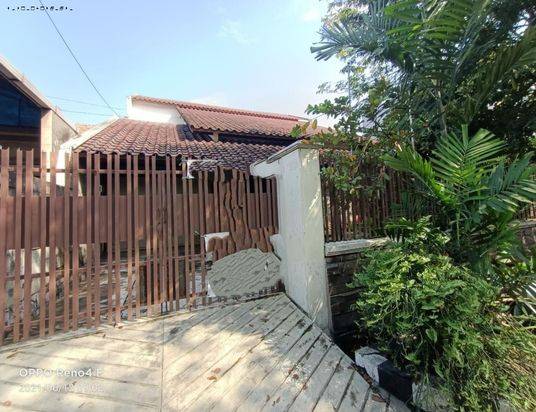 RUMAH RUNGKUT ASRI TENGAH ( Jln raya kembar ) bisa buat USAHA
