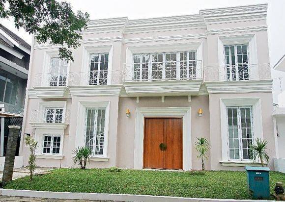 RUMAH SULTAN 2 LANTAI SIAP HUNI TERNYAMAN MEWAH DI CIKARANG SELATAN BEKASI