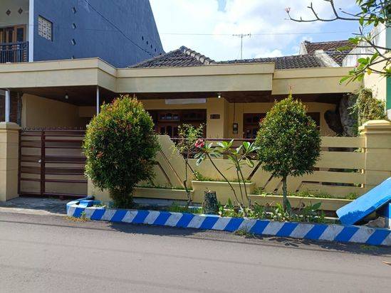 Dijual Rumah Siap Huni Di Perumahan Pakis, 4 KT 2 KM, SHM