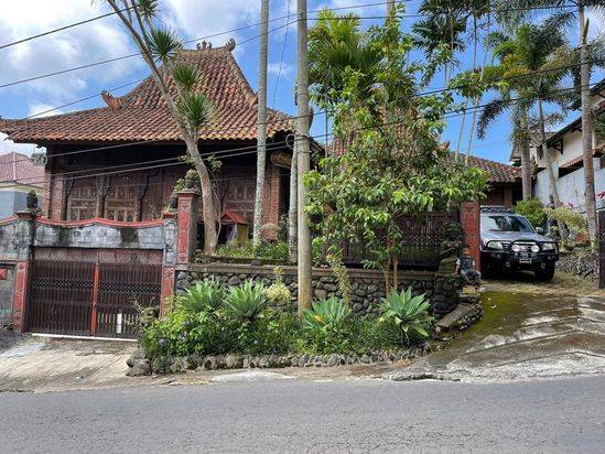 Dijual Villa Full Ukiran Kota Batu, Siap Cuan