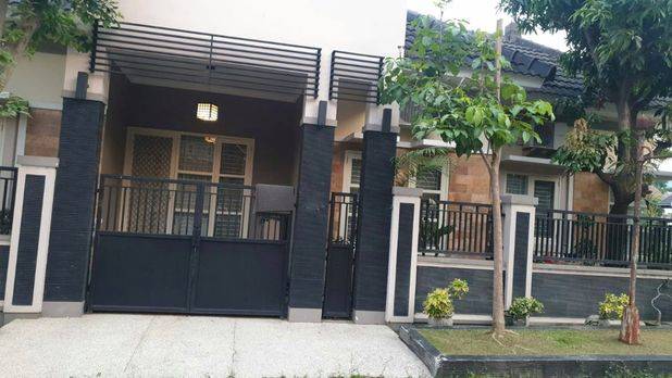 Rumah GKB Cluster Puri Jawa Asri, Gresik Siap Huni, Semi Furnish, One Gate System 