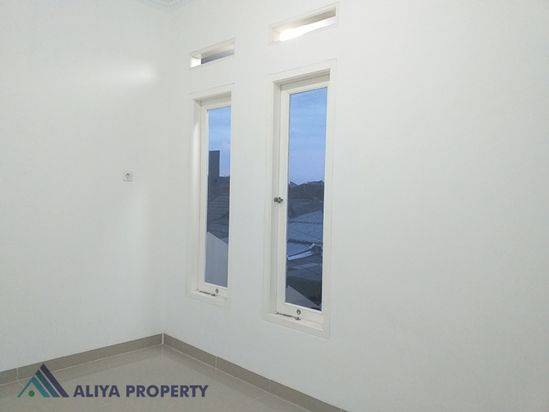 JUAL RUMAH SECONDARY BEBAS BANJIR DI BEKASI TIMUR