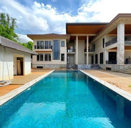 Rumah Super Mewah Seperti Istana Plus Kantor Luas 4600m² di Cilandak Jakarta Selatan 