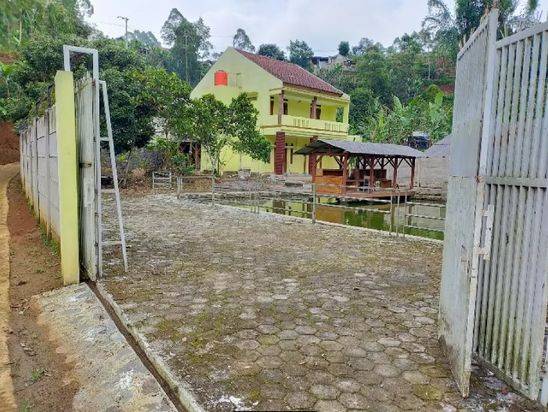 3ngrh Dijual Murah Rumah vila sejuk asri dengan mata air, kolam ikan dan saung