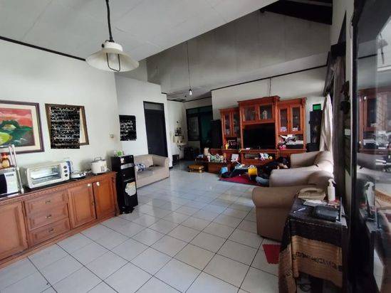 Rumah RAA Martanegara, Buah Batu