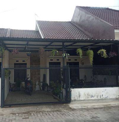 RUMAH LOKASI STRATEGIS 2 KM DARI PASAR GADANG