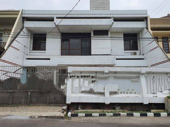 Rumah Manyar Kertoarjo STRATEGIS 