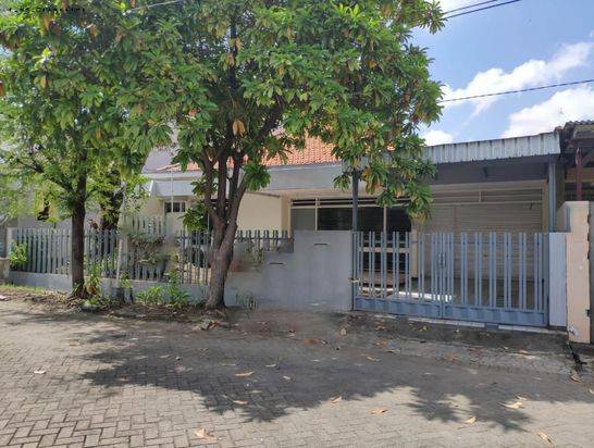 Rumah Manyar Kertoarjo SIAP HUNI STRATEGIS