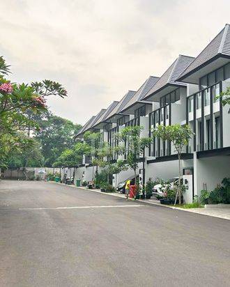 New Townhouse Project Dekat Pondok Indah, Jakarta Selatan