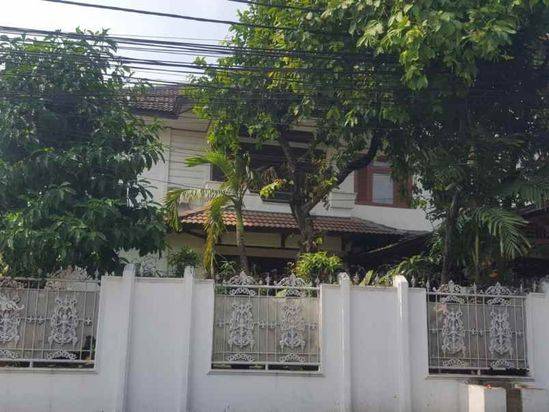 Rumah Second 2 LT Dijual Mewah, Nyaman, Luas di Jatipadang PS. Minggu Jakarta Selatan