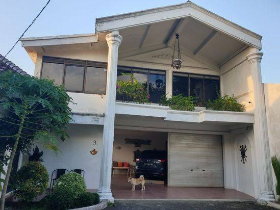Dijual Rumah Dengan Tanah Yang Luas, Cocok Untuk Tempat Tinggal Atau Bangun Cluster. Lokasi Kreo Larangan Tangerang Banten