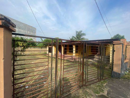 Di jual rumah dan tanah