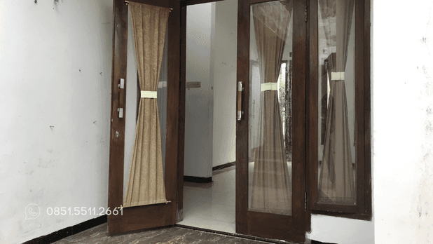 Pintu Belakang