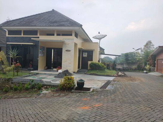 RUMAH BAGUS HARGA BAGUS DI KUSUMA PINUS KOTA BATU. 
