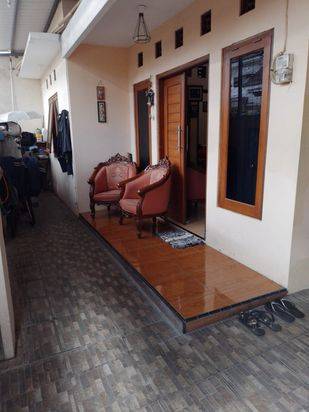 Di jual rumah di belakang hotel alana solo