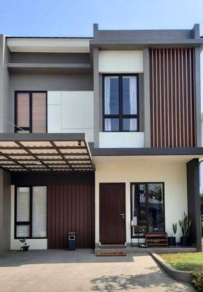 [BU] RUMAH 2 LANTAI SIAP HUNI DAN TERAWAT LOKASI STRATEGIS