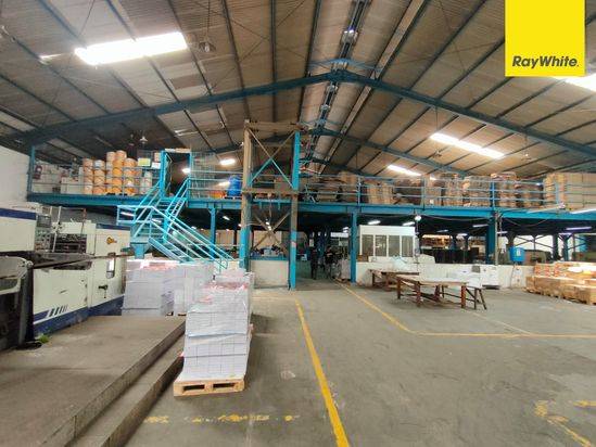 Gedung Ex Pabrik Dijual di Jalan Raya Kletek Sidoarjo