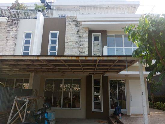 Rumah Green Lake City (Ukuran 11x18 m2)