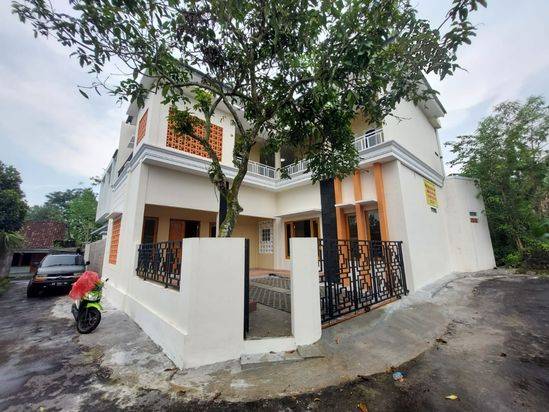 RUMAH CANTIK HARGA BERSAING DI JAKAL DEKAT P4TK