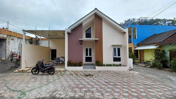 RUMAH MINIMALIS DAN MODEREN DI JANTI 