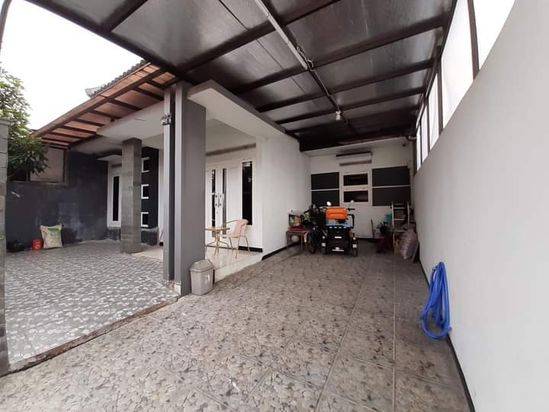 Rumah cantik taman cibaduyut indah dekat singgasana , kopo permai bandung