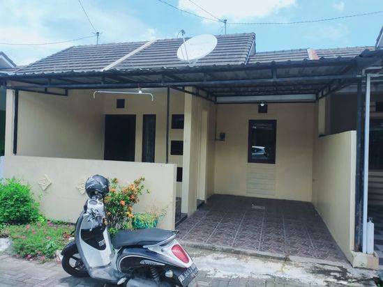 Rumah 82 Cluster Premium Murah Gentan Solo dekat Taman Anggrek