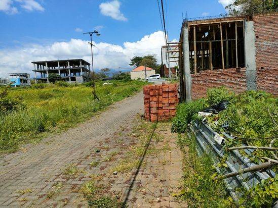 Tanah Kavling Luas Siap Bangun Akses Mobil Simpangan di Malang