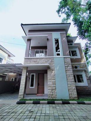 Full Furniture, Rumah 2 Lantai Dalam Perumahan di Sleman 