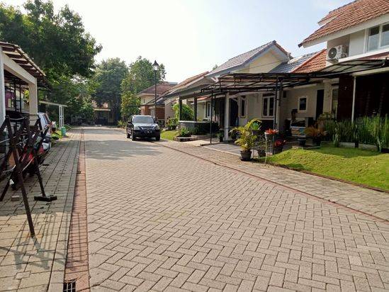 Jarang Ada, BU!! Rumah Bagus Dlm Cluster Kota Baru Parahyangan