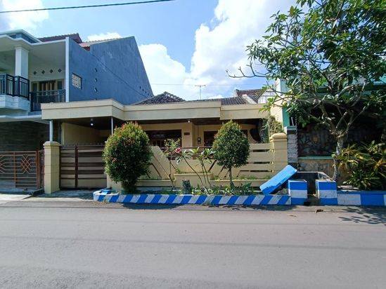 Dijual Rumah Siap Huni Di Perumahan Pakis, 4 KT 2 KM, SHM