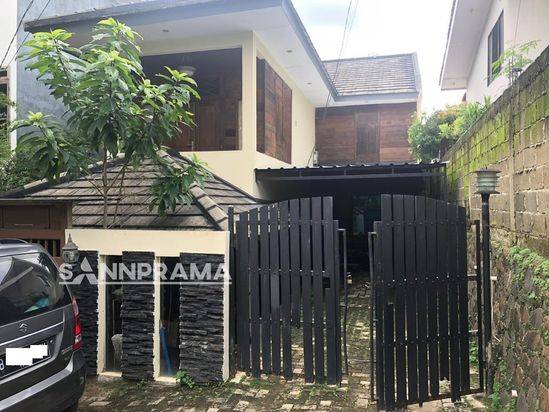 Rumah siap huni lokasi setrategis mudah kemana2 di limo depok
