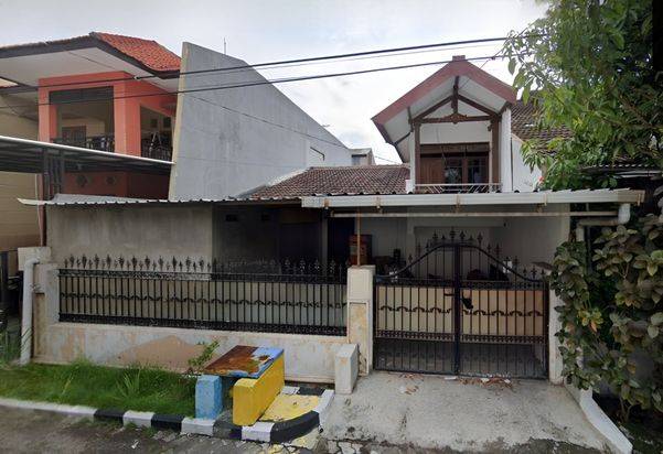 Rumah di Semolowaru Elok Siap Pakai dekat Nginden