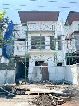 DIJUAL RUMAH New Minimalis Mewah di MANYAR KARTIKA lokasi strategis 
