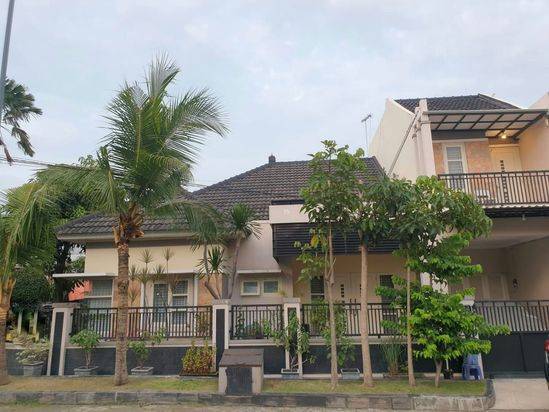 Rumah GKB Cluster Puri Jawa Asri, Gresik Siap Huni, Semi Furnish, One Gate System 