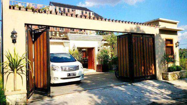 Rumah dijual PALAGAN dekat HYATT
