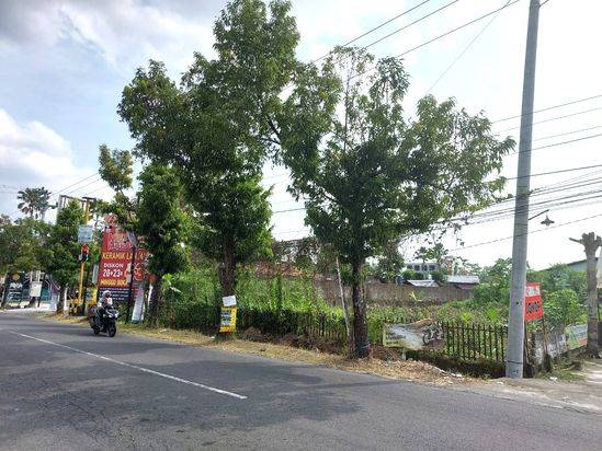 Tanah Luas di Tepi Jalan Palagan Tentara Pelajar