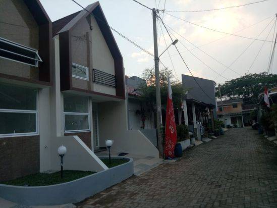 RUMAH CANTIK MINIMALIS DP 0% DI CILODONG