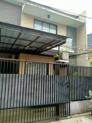 DIJUAL RUMAH 2 LANTAI NYAMAN SIAP HUNI DI TEBET