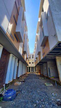 DP 0%!!! DIJUAL RUMAH LOKASI STRATEGIS AREA KEMBANGAN JAKARTA BARAT