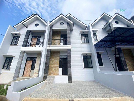 Rumah SIAP HUNI Baru Bergaya American Classic Di Pamoyanan Padaasih Cisarua Bandung Barat