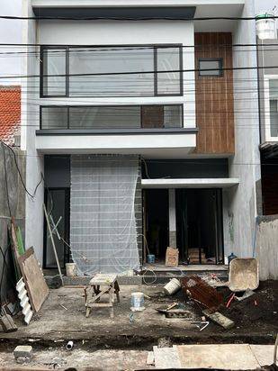Klampis Semolo, Rmh Gress 2lt Tengah Kota