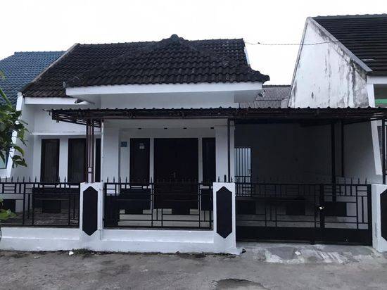 RUMAH SECOND SIAP HUNI DI MAGUWOHARJO, JOGJA