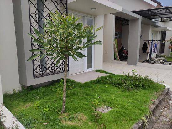 RUMAH CANTIK DI MAGELANG, LINGKUNGAN NYAMAN DAN ASRI