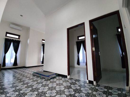 RUMAH SIAP HUNI DI KLATEN, LOKASI DEKAT JALAN UTAMA