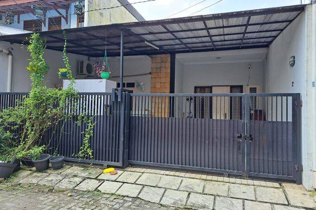Dijual Rumah Lokasi Strategis dekat pintu tol di kawasan Ciledug 
