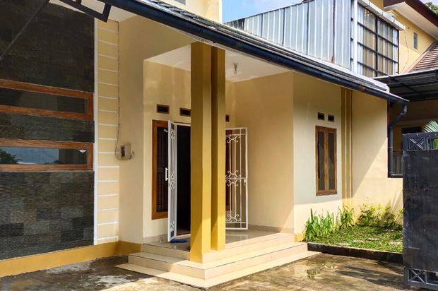 Rumah Dua Lantai Jalan Kaliurang KM9 dengan Pemandangan Memukau Gunung Merapi Lokasi Dekat dengan Kawasan Kuliner