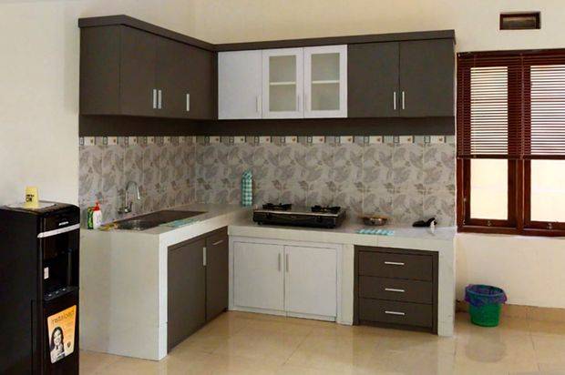 Rumah Dua Lantai Jalan Kaliurang KM9 dengan Pemandangan Memukau Gunung Merapi Lokasi Dekat dengan Kawasan Kuliner