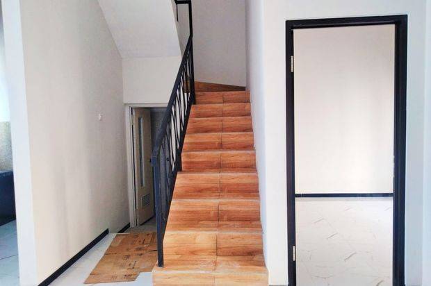 Dijual Rumah Minimalis 2 Lantai Siap Huni Fasilitas Kolam Renang dan Rooftop Batu Malang